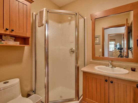 Sun Peaks 3 Bedroom Accommodation - Trails Edge - #4527 Sun Peaks 3 Bedroom Accommodation - Trails Edge - #4527