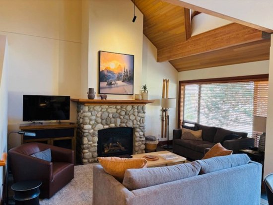 Whistler 3 Bedroom Accommodation - Montebello - #4528