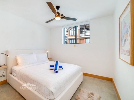 Big White 4 Bedroom Accommodation - Black Diamond - #4536