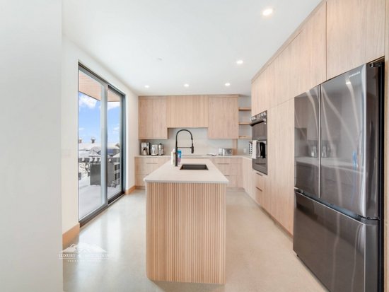 Big White 4 Bedroom Accommodation - Black Diamond - #4536