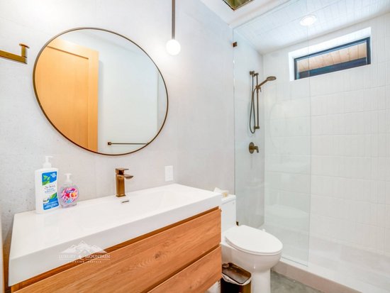 Big White 4 Bedroom Accommodation - Black Diamond - #4536