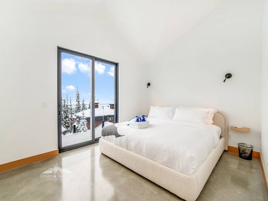 Big White 4 Bedroom Accommodation - Black Diamond - #4536