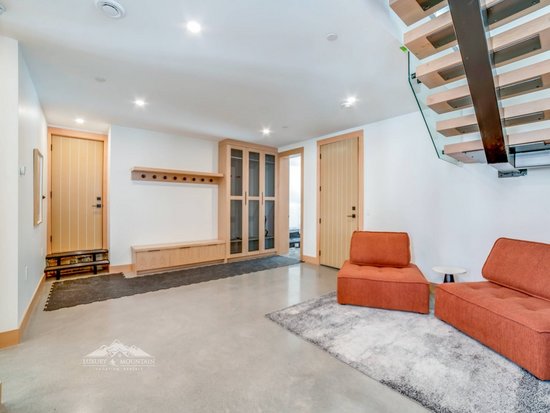 Big White 4 Bedroom Accommodation - Black Diamond - #4536