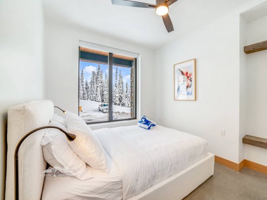 Big White 4 Bedroom Accommodation - Black Diamond - #4536