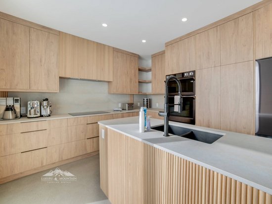 Big White 4 Bedroom Accommodation - Black Diamond - #4536