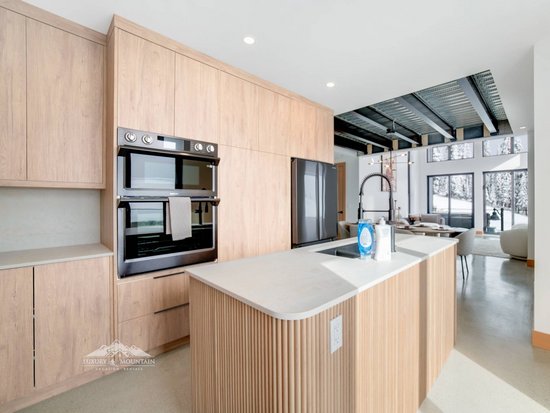 Big White 4 Bedroom Accommodation - Black Diamond - #4536