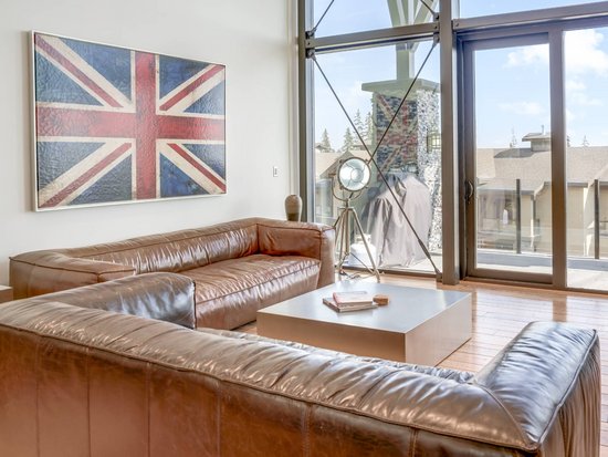 4 Bedroom Big White Vacation Rental - The Edge