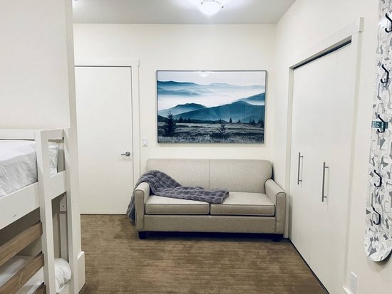 Big White 6 Bedroom Accommodation - The Edge - #4546