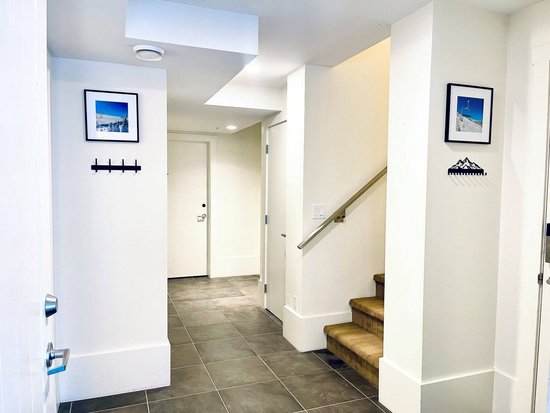 Big White 6 Bedroom Accommodation - The Edge - #4546