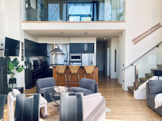 Big White 6 Bedroom Accommodation - The Edge - #4546