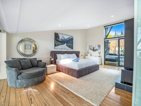 Big White 6 Bedroom Accommodation - The Edge - #4546