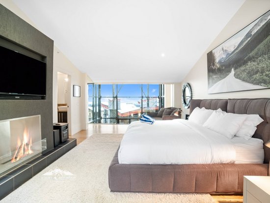 Big White 6 Bedroom Accommodation - The Edge - #4546