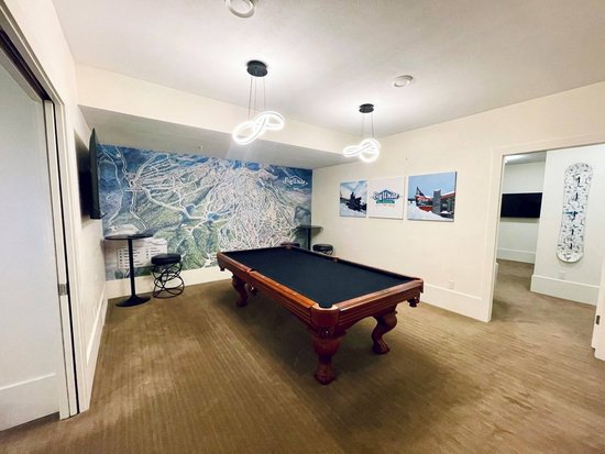 Big White 6 Bedroom Accommodation - The Edge - #4546