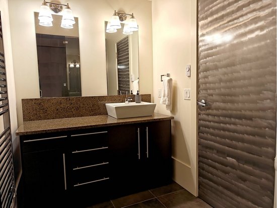 Big White 6 Bedroom Accommodation - The Edge - #4546