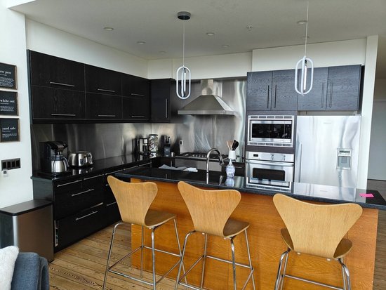 Big White 6 Bedroom Accommodation - The Edge - #4546