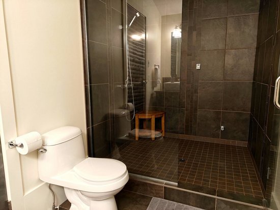 Big White 6 Bedroom Accommodation - The Edge - #4546