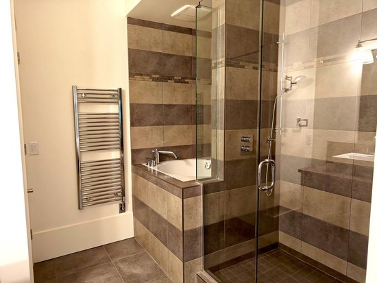 Big White 6 Bedroom Accommodation - The Edge - #4546