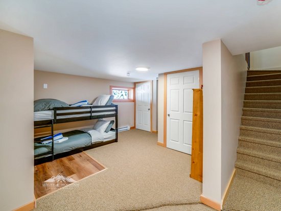 Big White 5 Bedroom Accommodation - Moonshine Hideaway - #4548