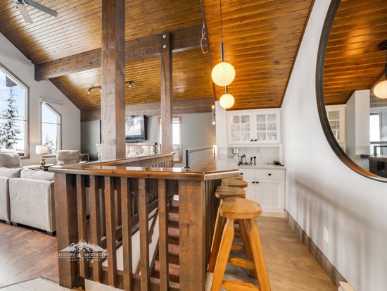 Big White 5 Bedroom Accommodation - Moonshine Hideaway - #4548