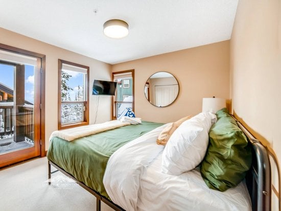 Big White 5 Bedroom Accommodation - Moonshine Hideaway - #4548