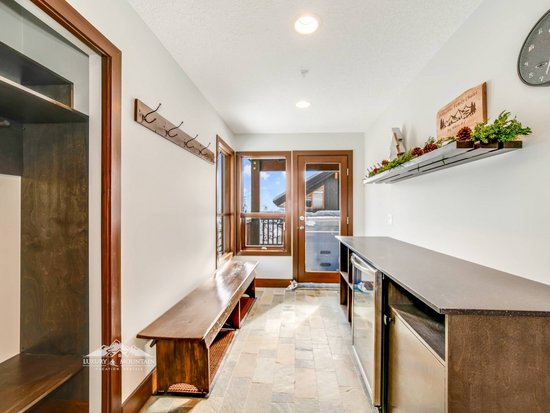 Big White 5 Bedroom Accommodation - Moonshine Hideaway - #4548