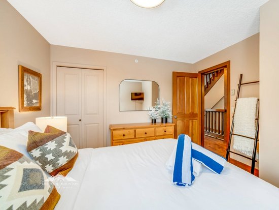 Big White 5 Bedroom Accommodation - Moonshine Hideaway - #4548