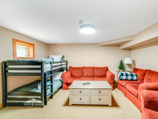 Big White 5 Bedroom Accommodation - Moonshine Hideaway - #4548