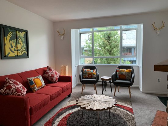 Whistler 1 Bedroom Accommodation - Whistler Town Plaza - Deer Lodge - #4555