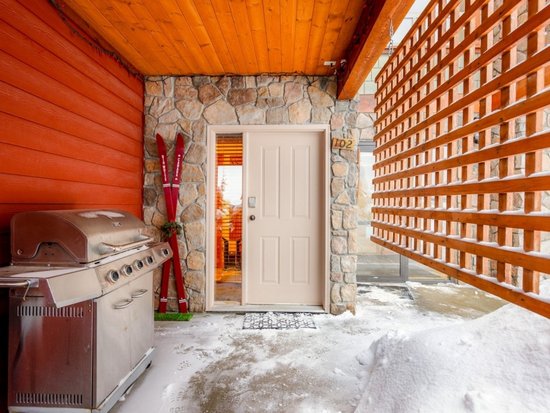 Big White 2 Bedroom Accommodation - Snowbird Lodge - #4556