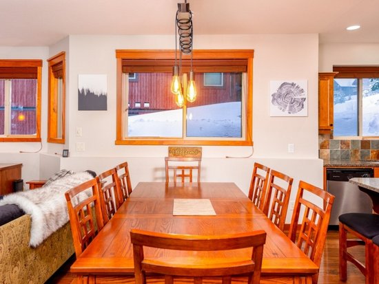 Big White 2 Bedroom Accommodation - Snowbird Lodge - #4556