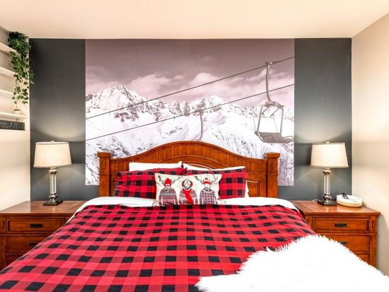 Big White 2 Bedroom Accommodation - Snowbird Lodge - #4556