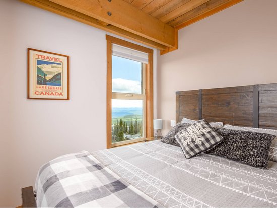 Big White 2 Bedroom Accommodation - Moguls - #4557