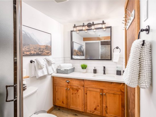 Big White 2 Bedroom Accommodation - Moguls - #4557