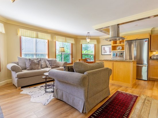 Whistler 2 Bedroom Accommodation - Aspens - #4594