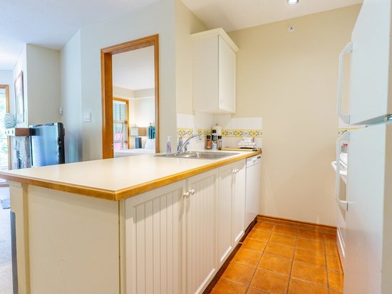 Whistler 2 Bedroom Accommodation - Aspens - #4629