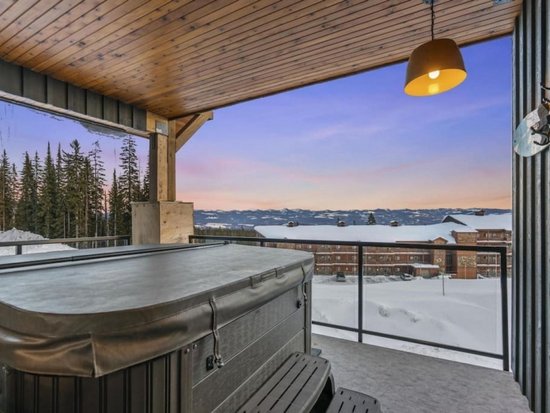 Big White 4 Bedroom Accommodation - Chalet Monashee - #4652