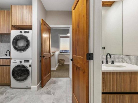 Big White 4 Bedroom Accommodation - Chalet Monashee - #4652