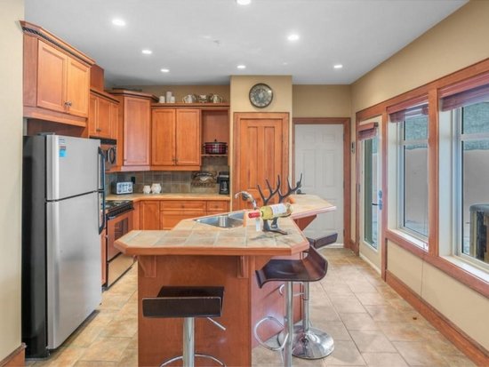 Big White 2 Bedroom Accommodation - Spyglass - #4653