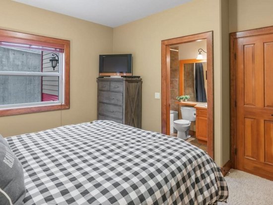 Big White 2 Bedroom Accommodation - Spyglass - #4653