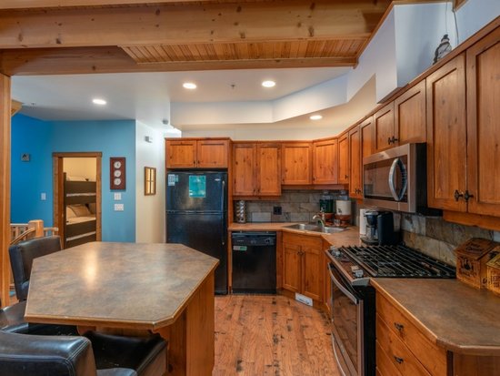 Big White 5 Bedroom Accommodation - Forest Ln Estates - #4655