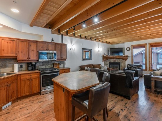 Big White 5 Bedroom Accommodation - Forest Ln Estates - #4655