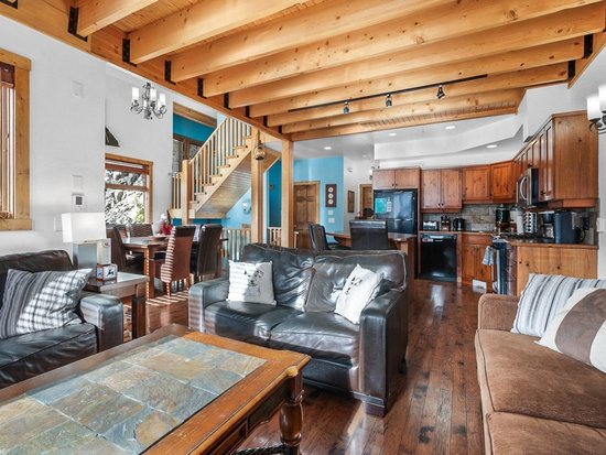 Big White 5 Bedroom Accommodation - Forest Ln Estates - #4655