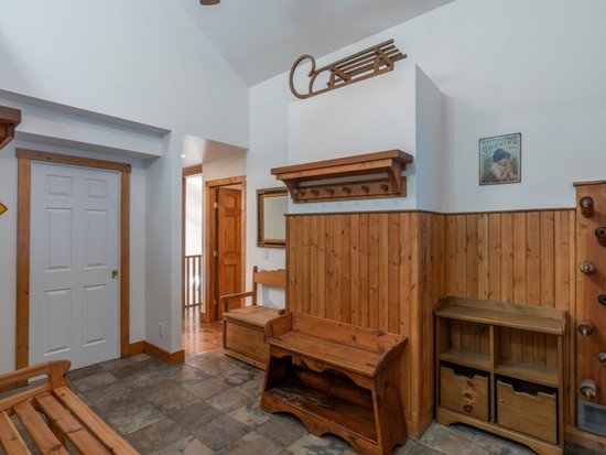 Big White 5 Bedroom Accommodation - Forest Ln Estates - #4655