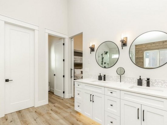 Big White 4 Bedroom Accommodation - The White Pearl - #4658