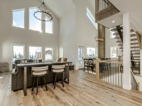 Big White 4 Bedroom Accommodation - The White Pearl - #4658