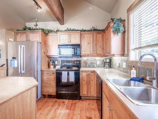 Big White 4 Bedroom Accommodation - Trappers Lodge - #4659