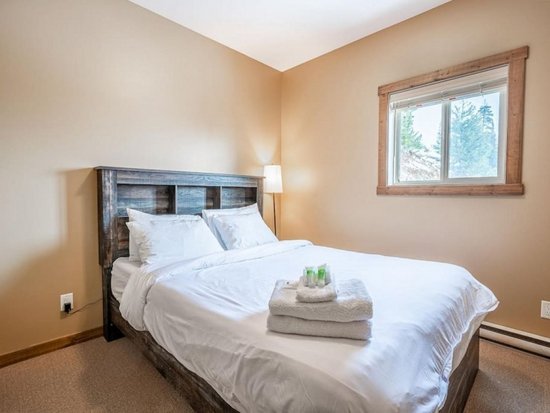 Big White 4 Bedroom Accommodation - Trappers Lodge - #4659