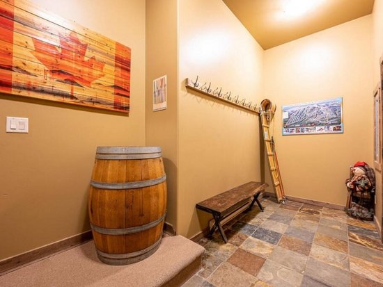 Big White 4 Bedroom Accommodation - Trappers Lodge - #4659