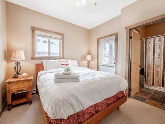 Big White 4 Bedroom Accommodation - Trappers Lodge - #4659