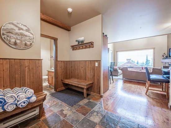 Big White 4 Bedroom Accommodation - Trappers Lodge - #4659